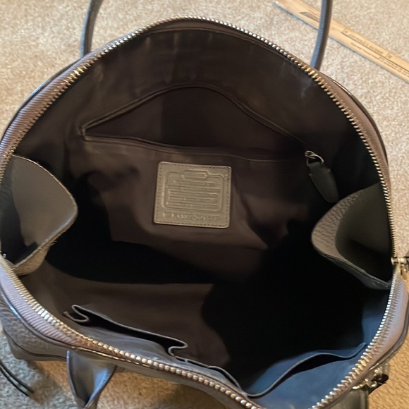 Gray pebbled leather coach bag - Picture 4 of 11